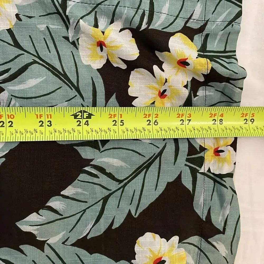 J. Crew Green and Black Hawaiian Floral Casual Button Up Shirt Mens Size Large